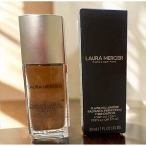 Laura Mercier- Flawless‎ Lumiere Radiance Perfecting Foundation - #5C1 Nutmeg